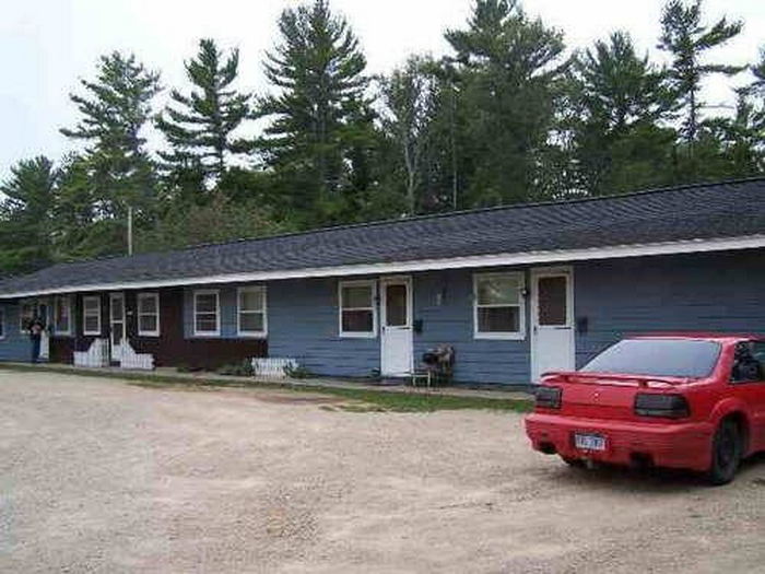 Pine Rest Motel - Real Estate Photo (newer photo)